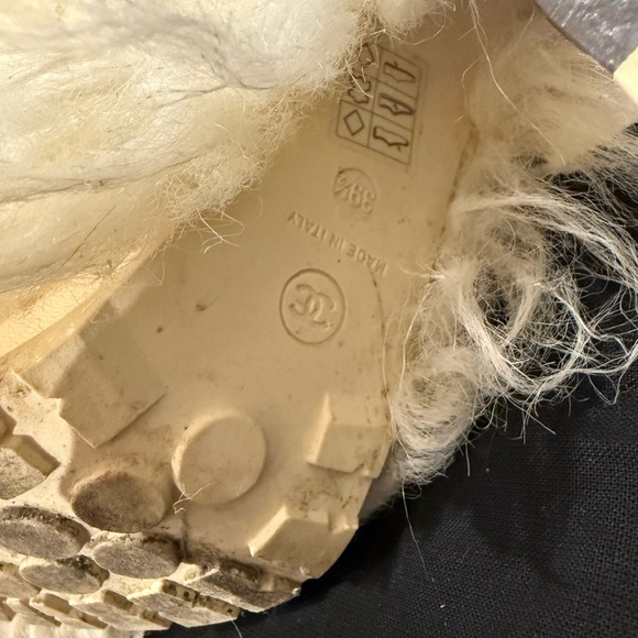 Chanel Icicle Heel Fantasy White Furry Yeti Mukluks Boots EU 39.5 US 8.5 FW 2010 - Picture 8 of 14